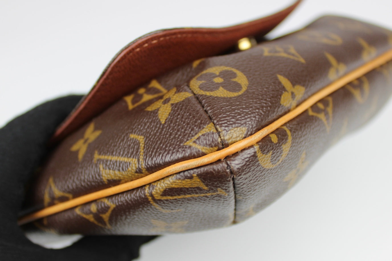 Louis Vuitton Musette Salsa Cross Body Bag 2005