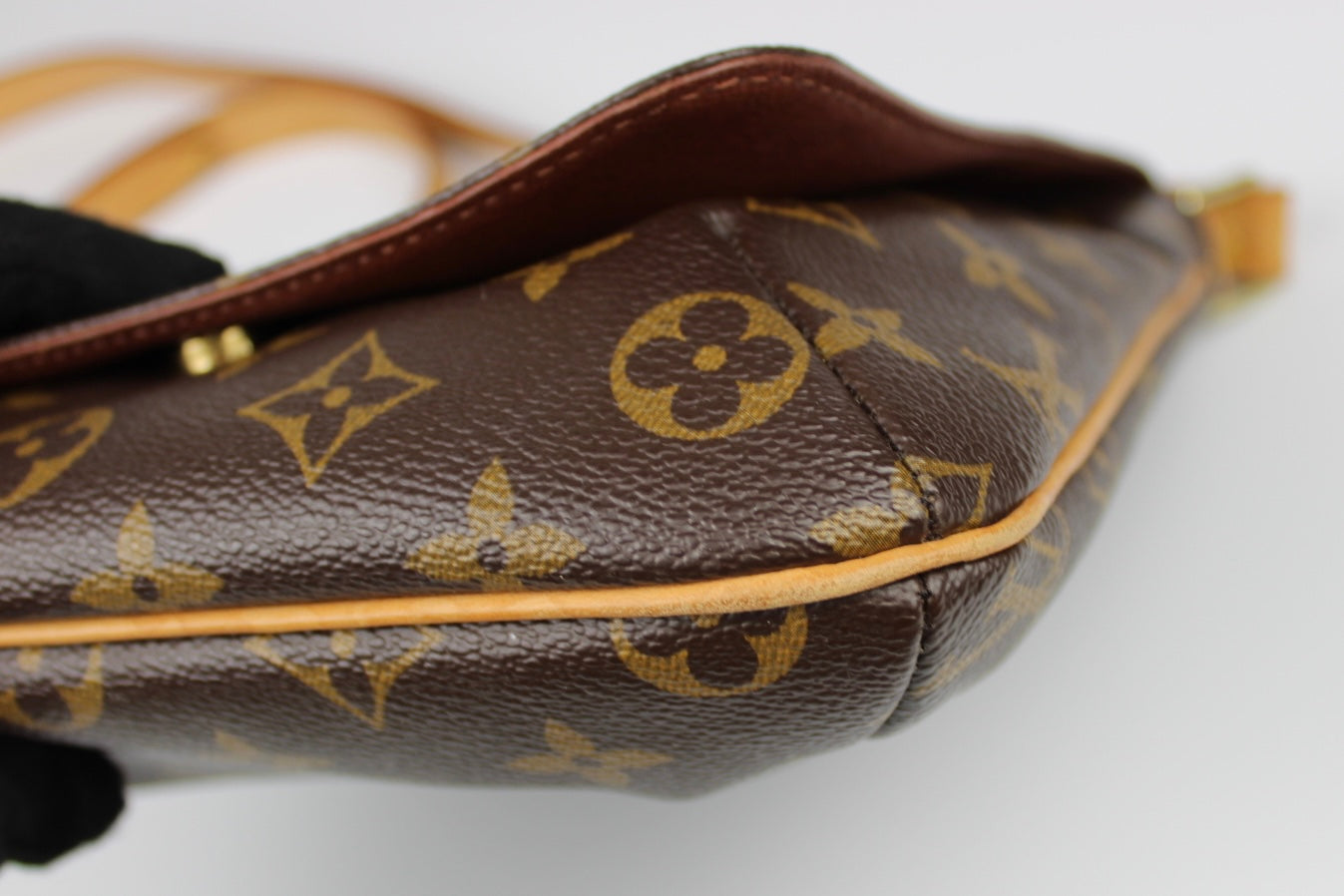Louis Vuitton Musette Salsa Cross Body Bag 2005