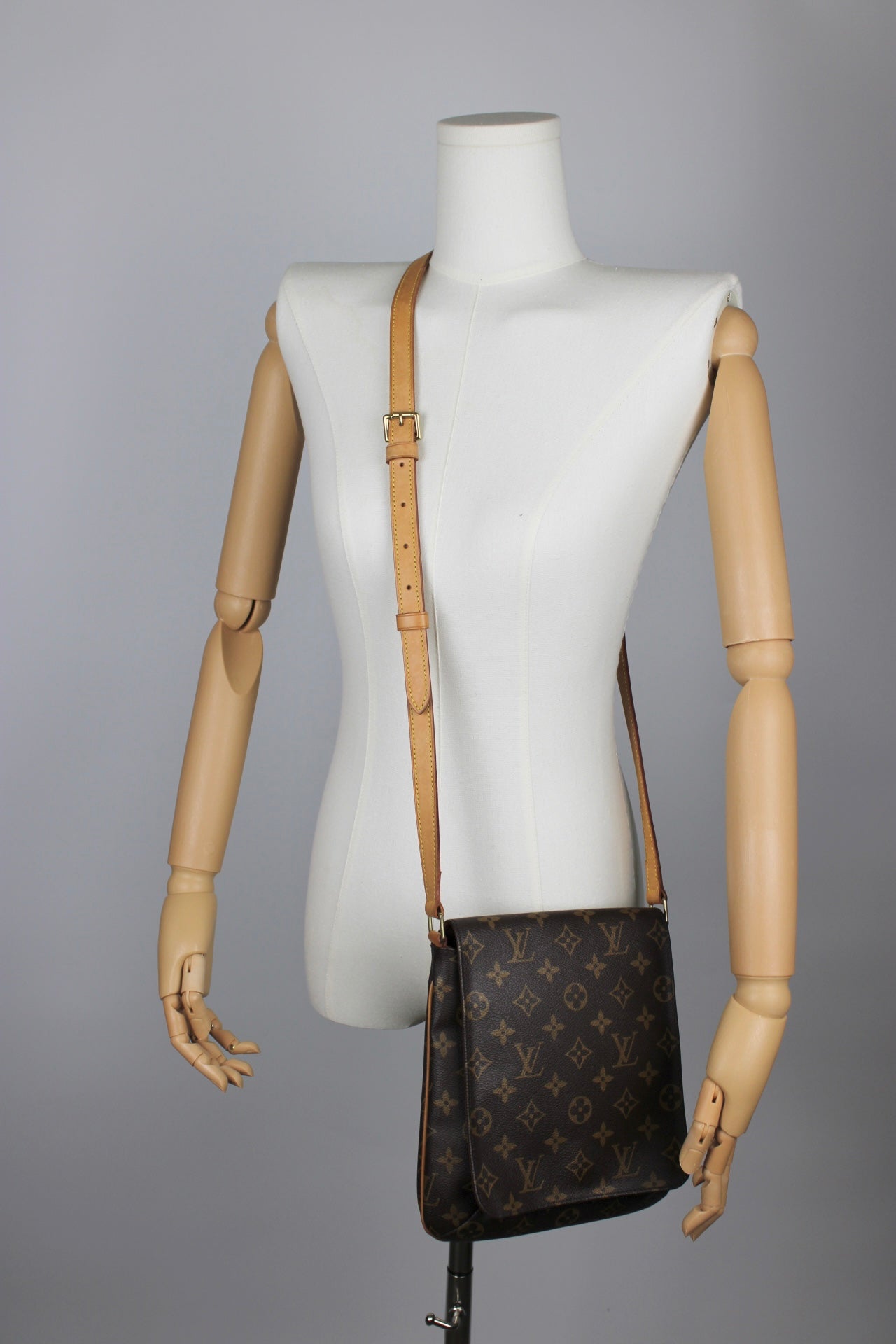 Louis Vuitton Musette Salsa Cross Body Bag 2005