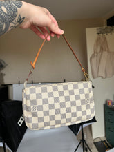 Load image into Gallery viewer, Louis Vuitton Pochette Damier 2009
