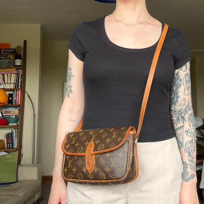 Louis Vuitton Gibeciere Cross Body Bag 1995