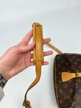 Load image into Gallery viewer, Louis Vuitton Jeune Fille Cross Body Bag 1990
