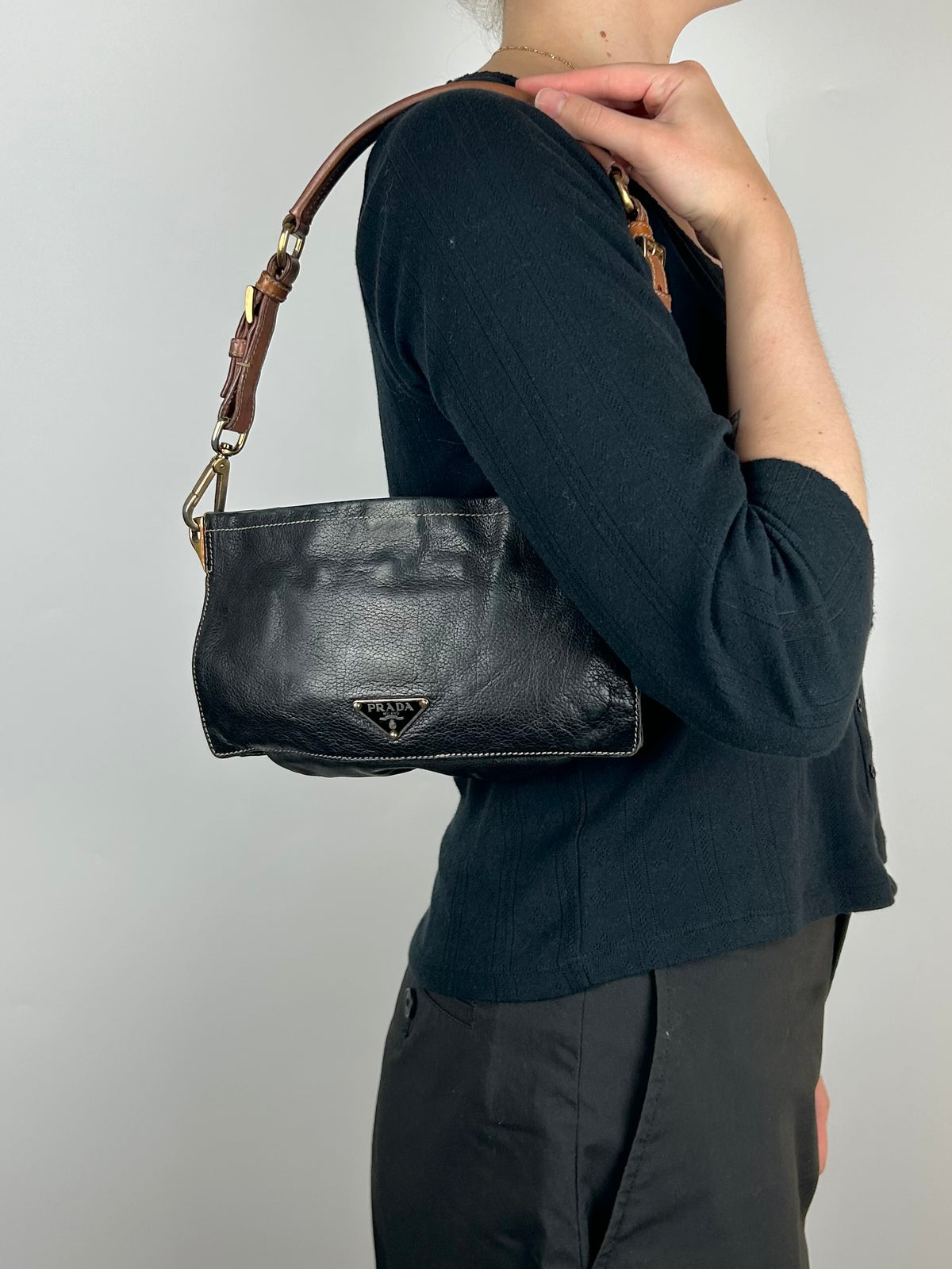 Pre-owned Prada Leather Navy Shoulder Pochette Bag