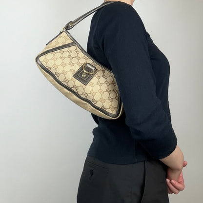 Pre-owned Gucci Monogram Abbey Bag