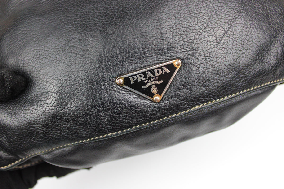 Pre-owned Prada Leather Navy Shoulder Pochette Bag