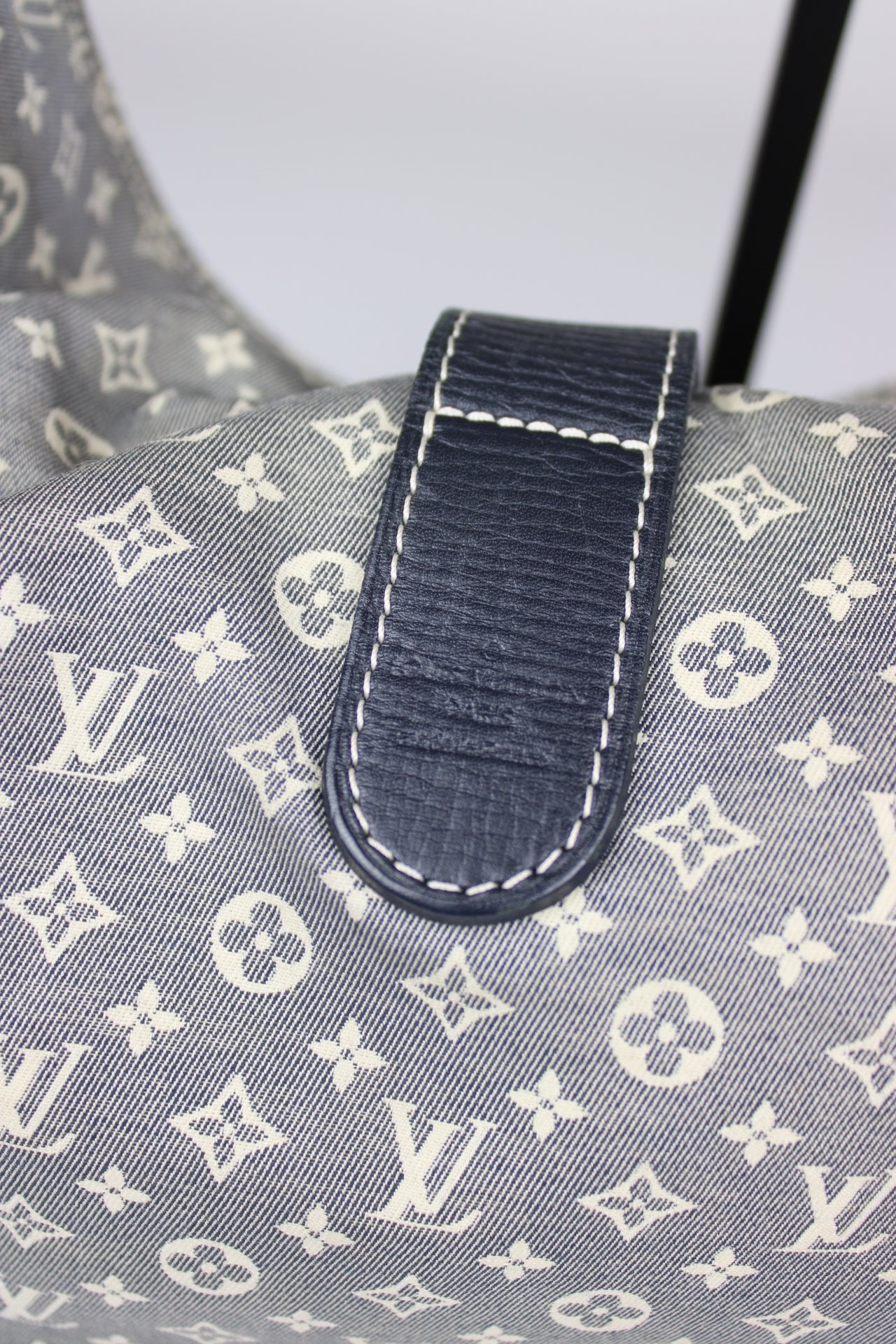 Louis Vuitton Idylle Romance Hobo Bag 2010