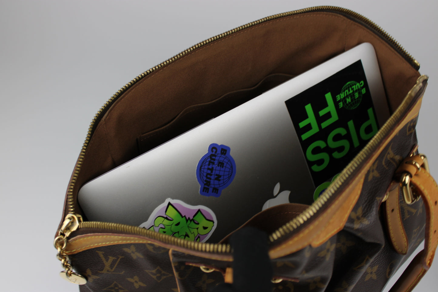 Louis Vuitton Tivoli GM Bag 2011