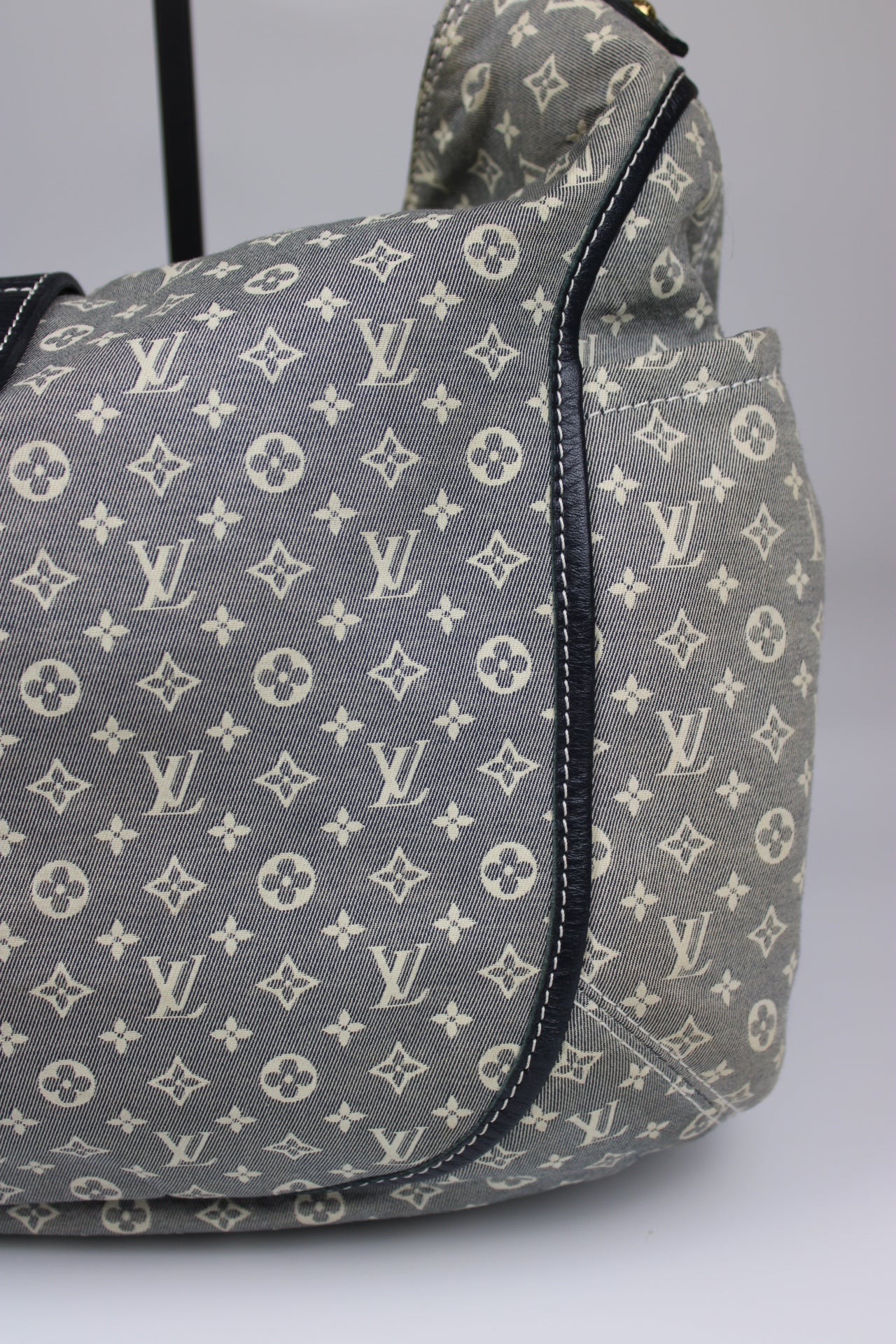 Louis Vuitton Idylle Romance Hobo Bag 2010