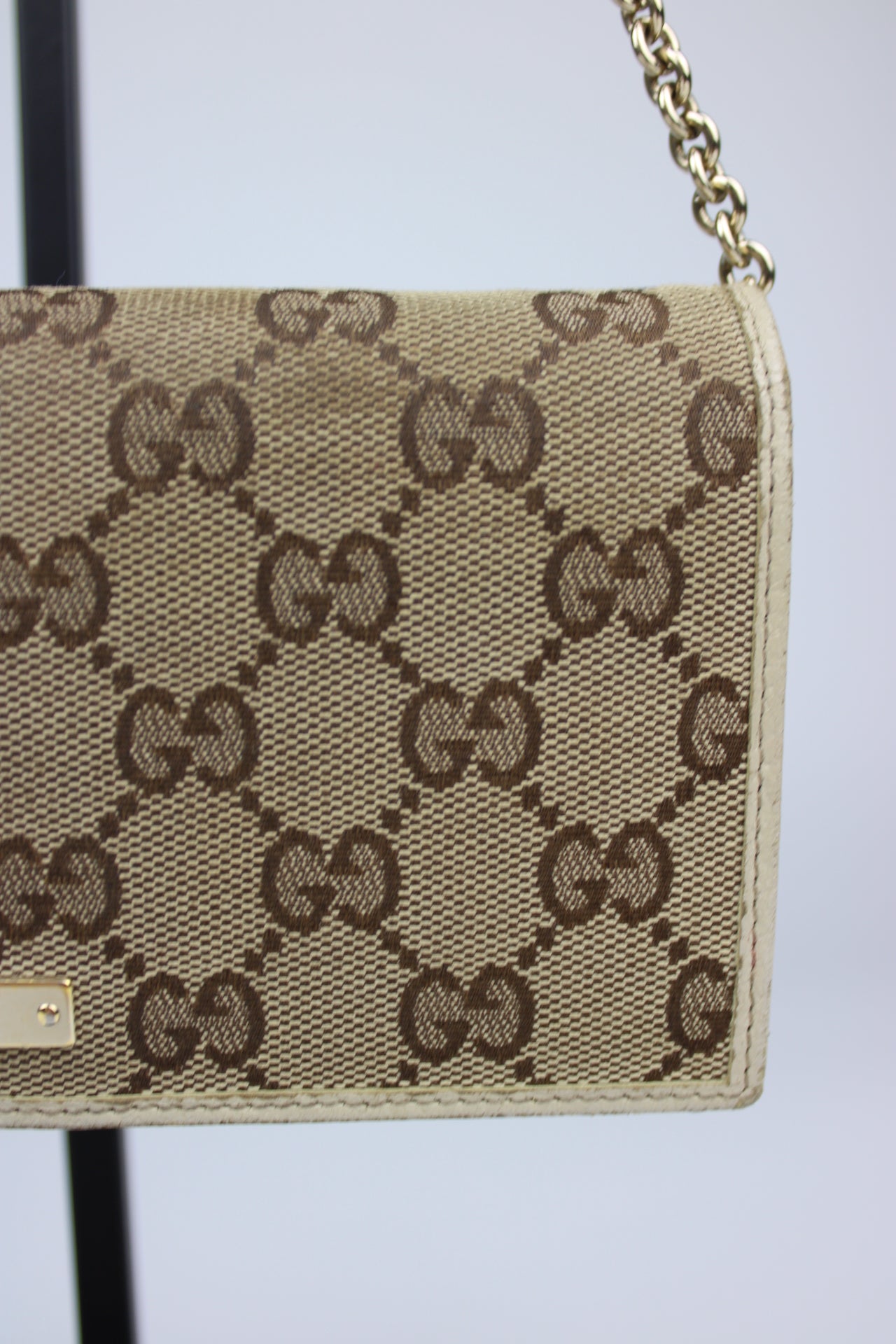 Gucci Monogram Wallet on Chain