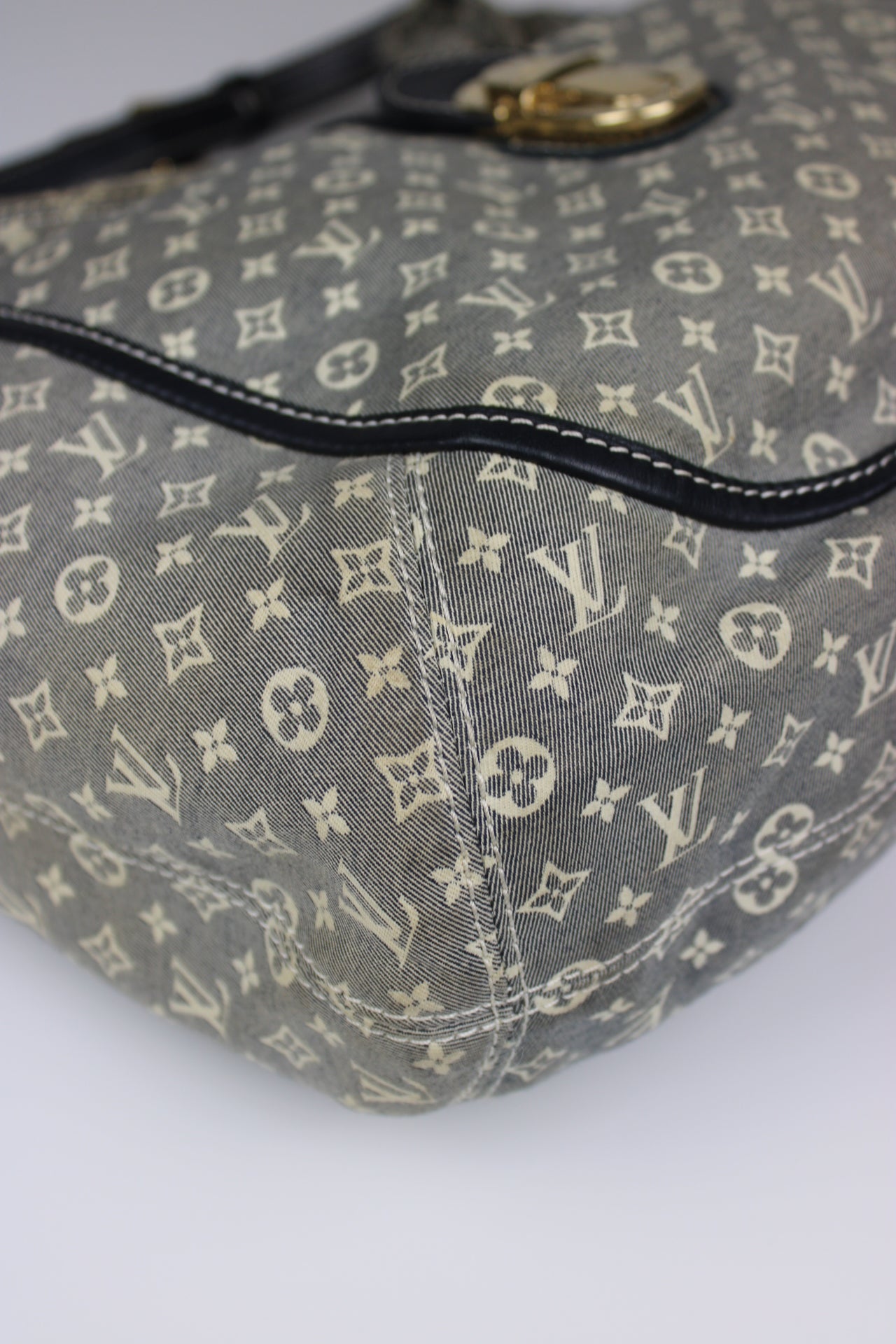 Louis Vuitton Idylle Romance Hobo Bag 2010