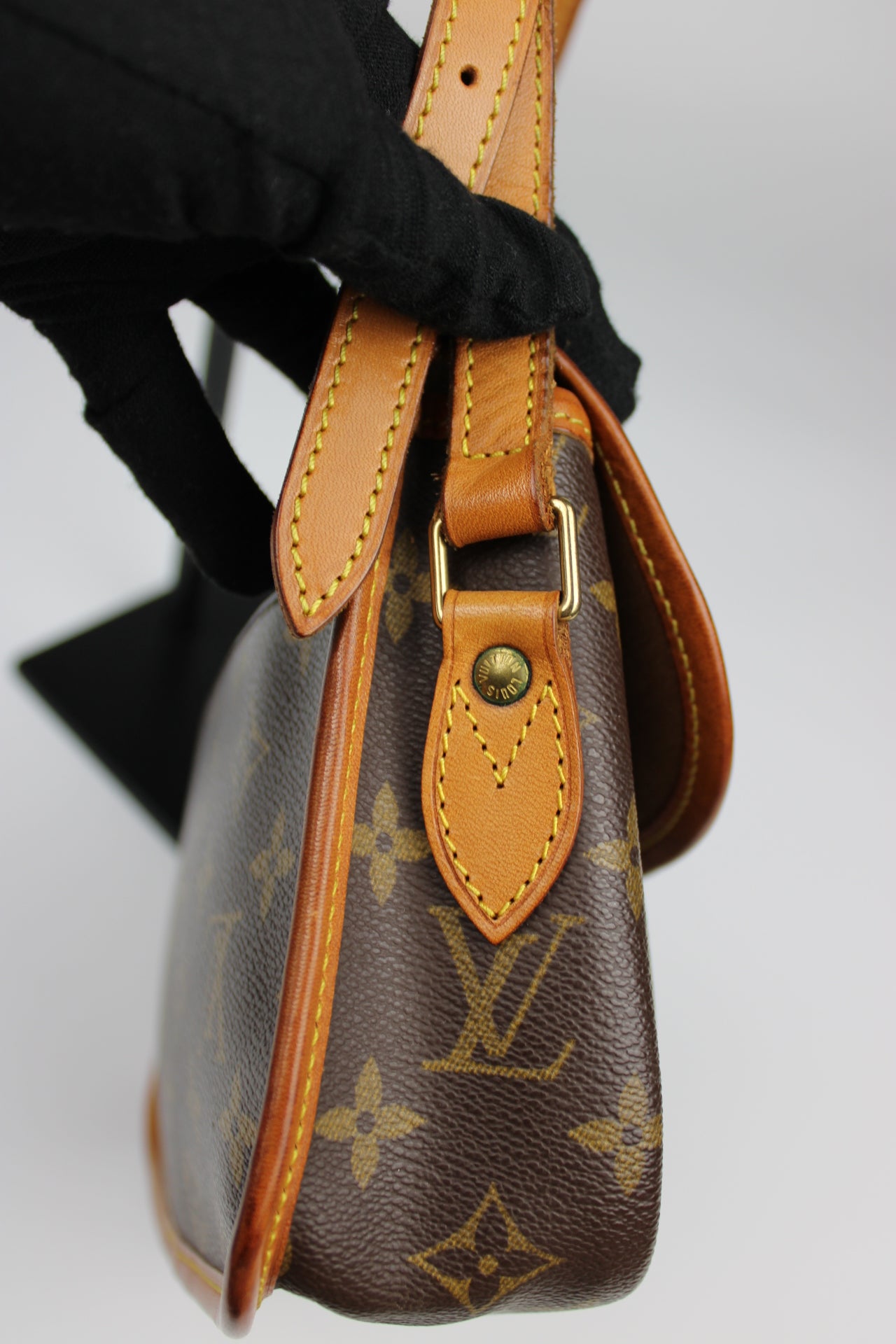 Louis Vuitton Gibeciere Cross Body Bag 1995