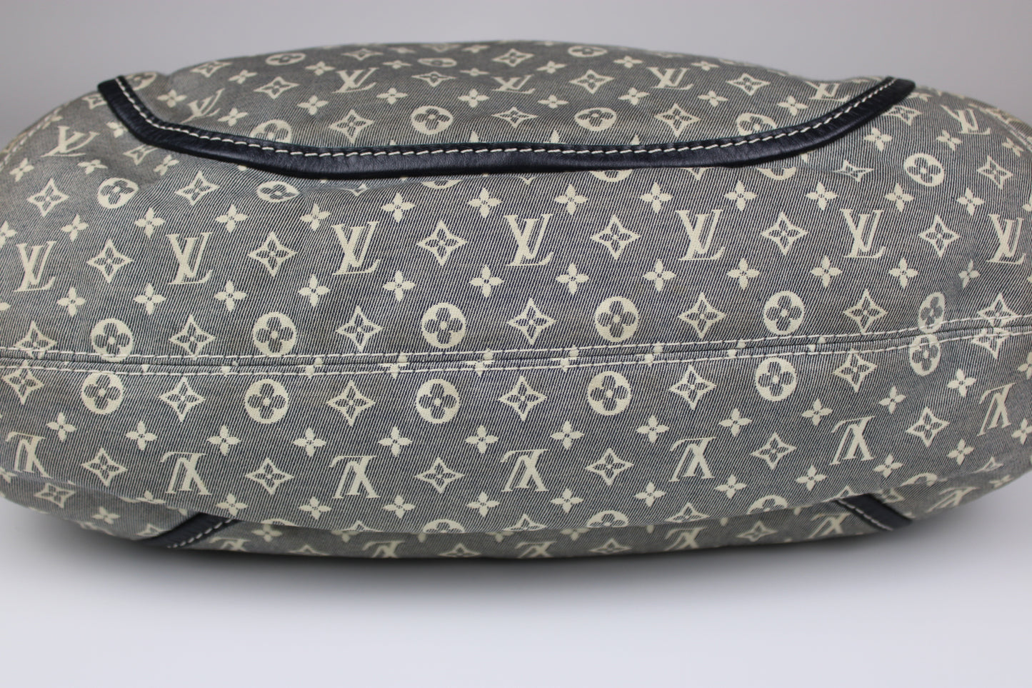 Louis Vuitton Idylle Romance Hobo Bag 2010