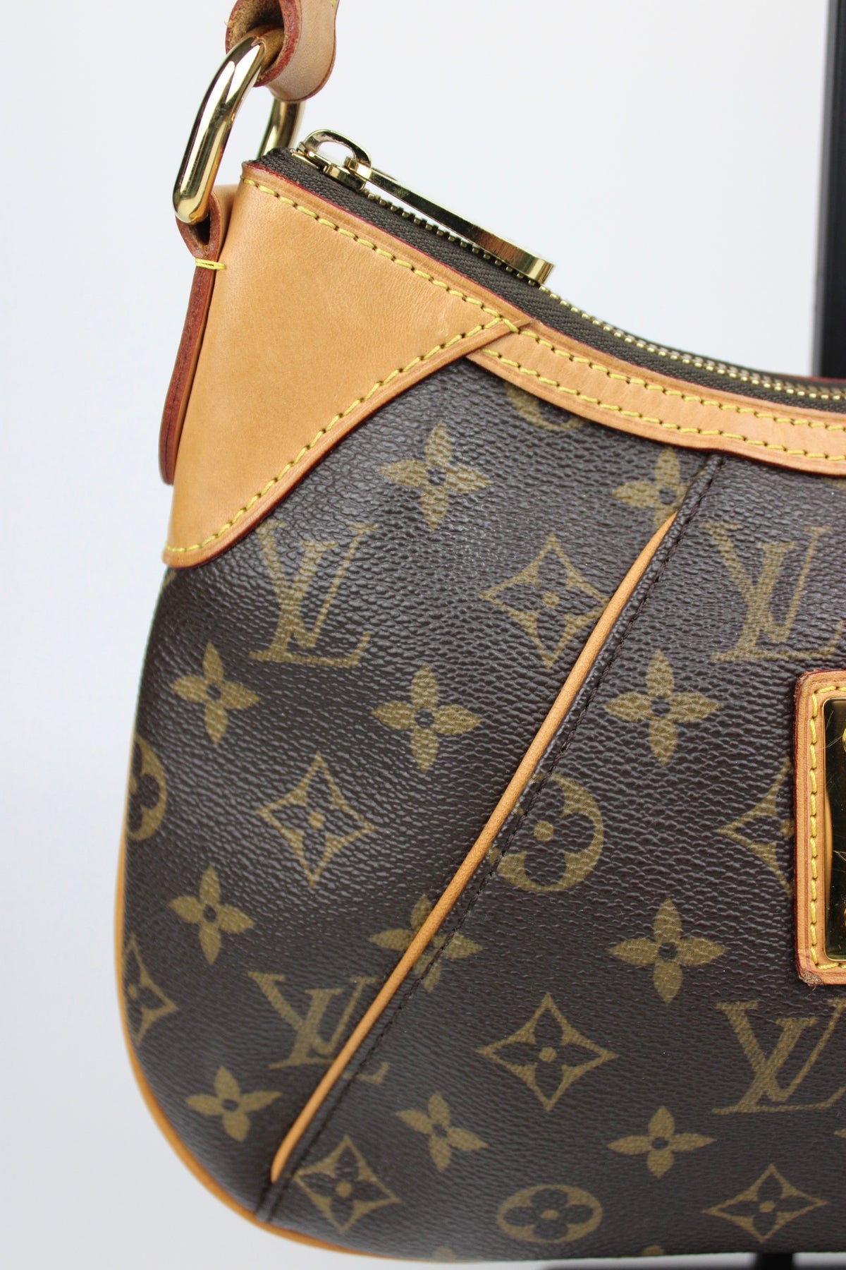 Pre-owned Louis Vuitton Thames PM Bag 2009