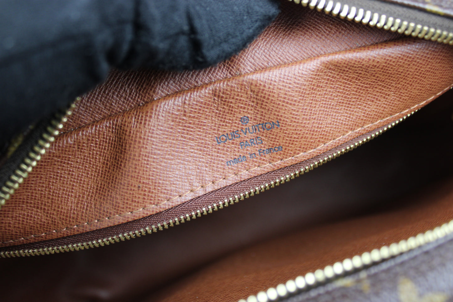 Louis Vuitton Nile Cross Body Bag 2003