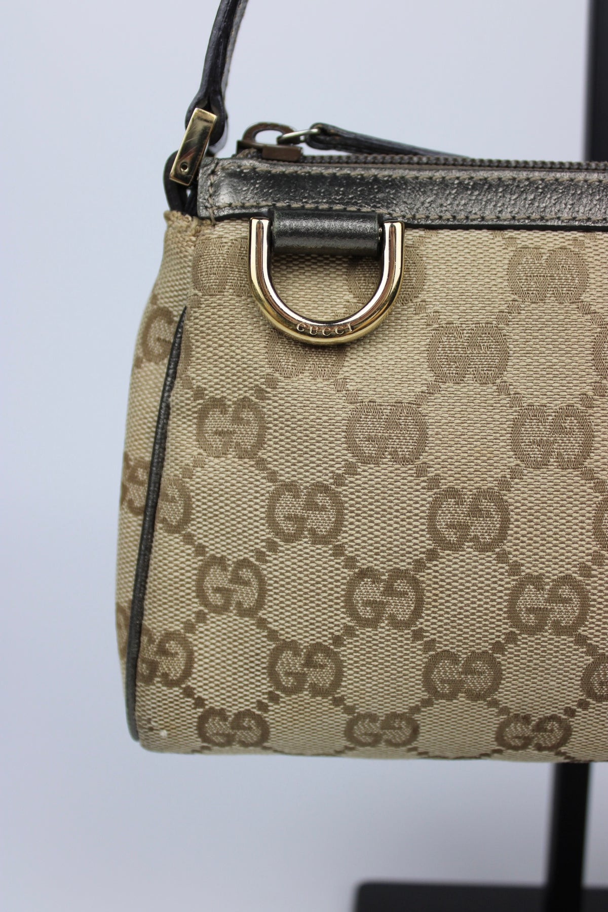 Pre-owned Gucci Monogram Abbey D-Ring Pochette Bag
