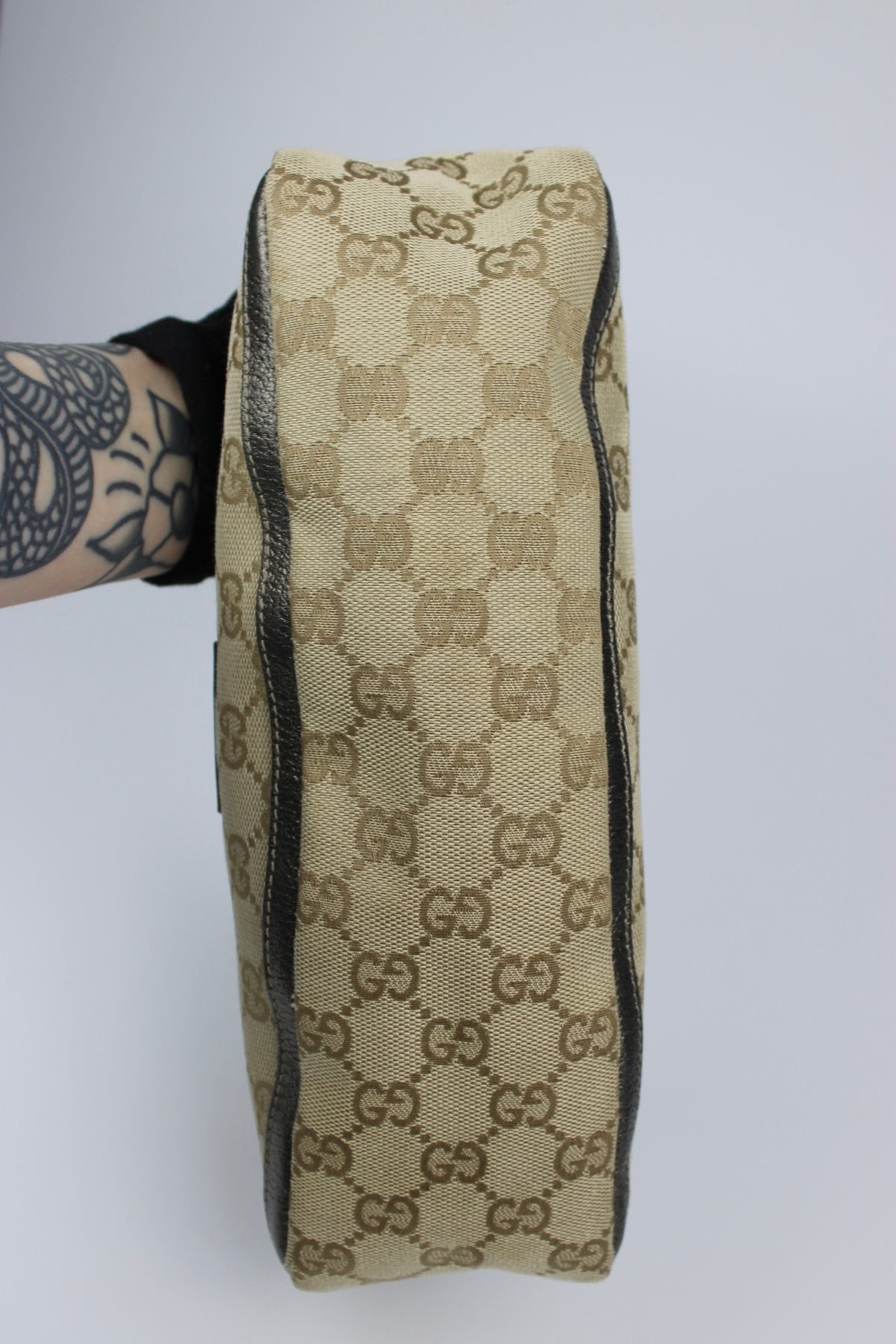 Pre-owned Gucci Monogram Abbey Bag