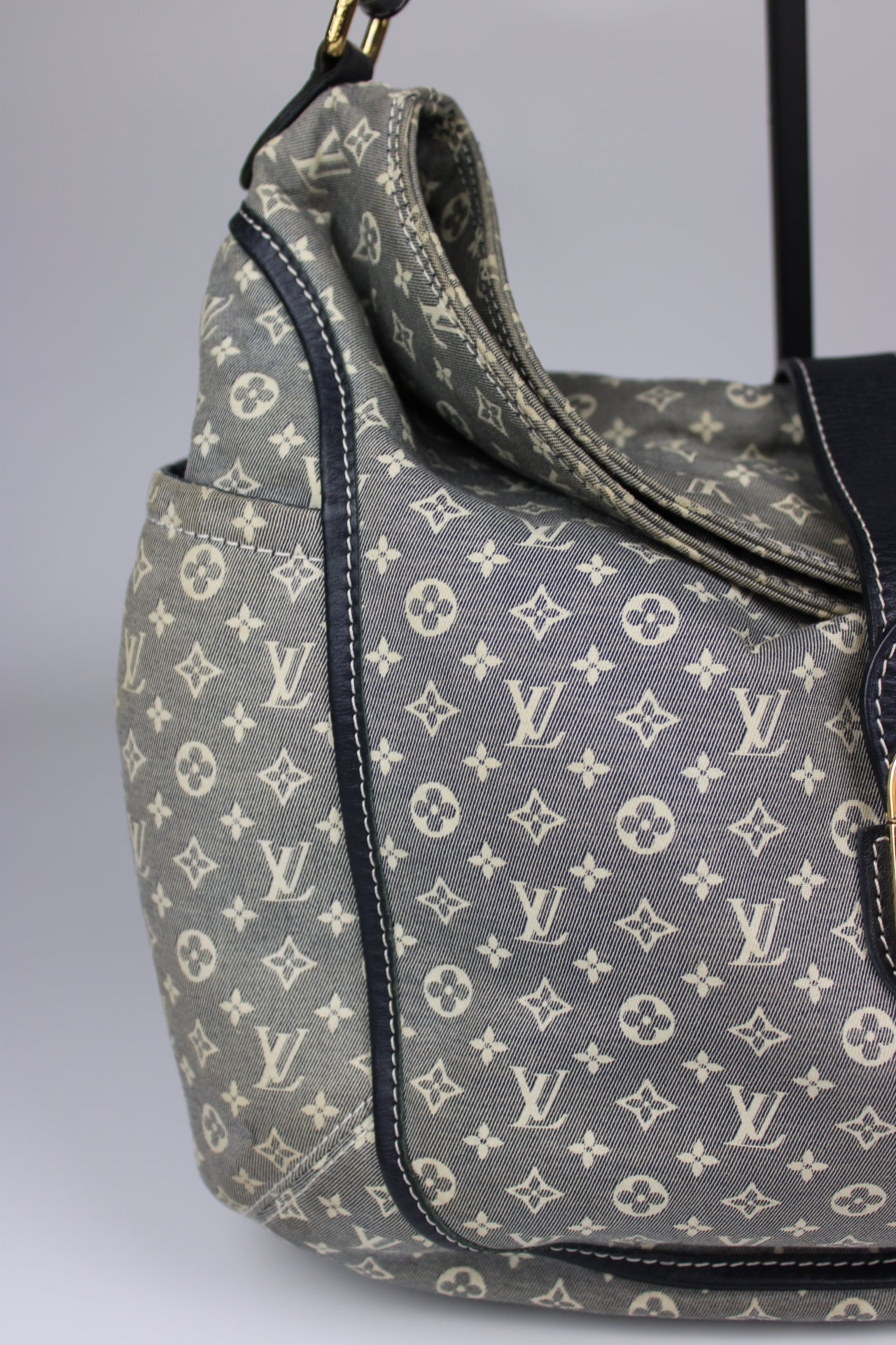 Louis Vuitton Idylle Romance Hobo Bag 2010
