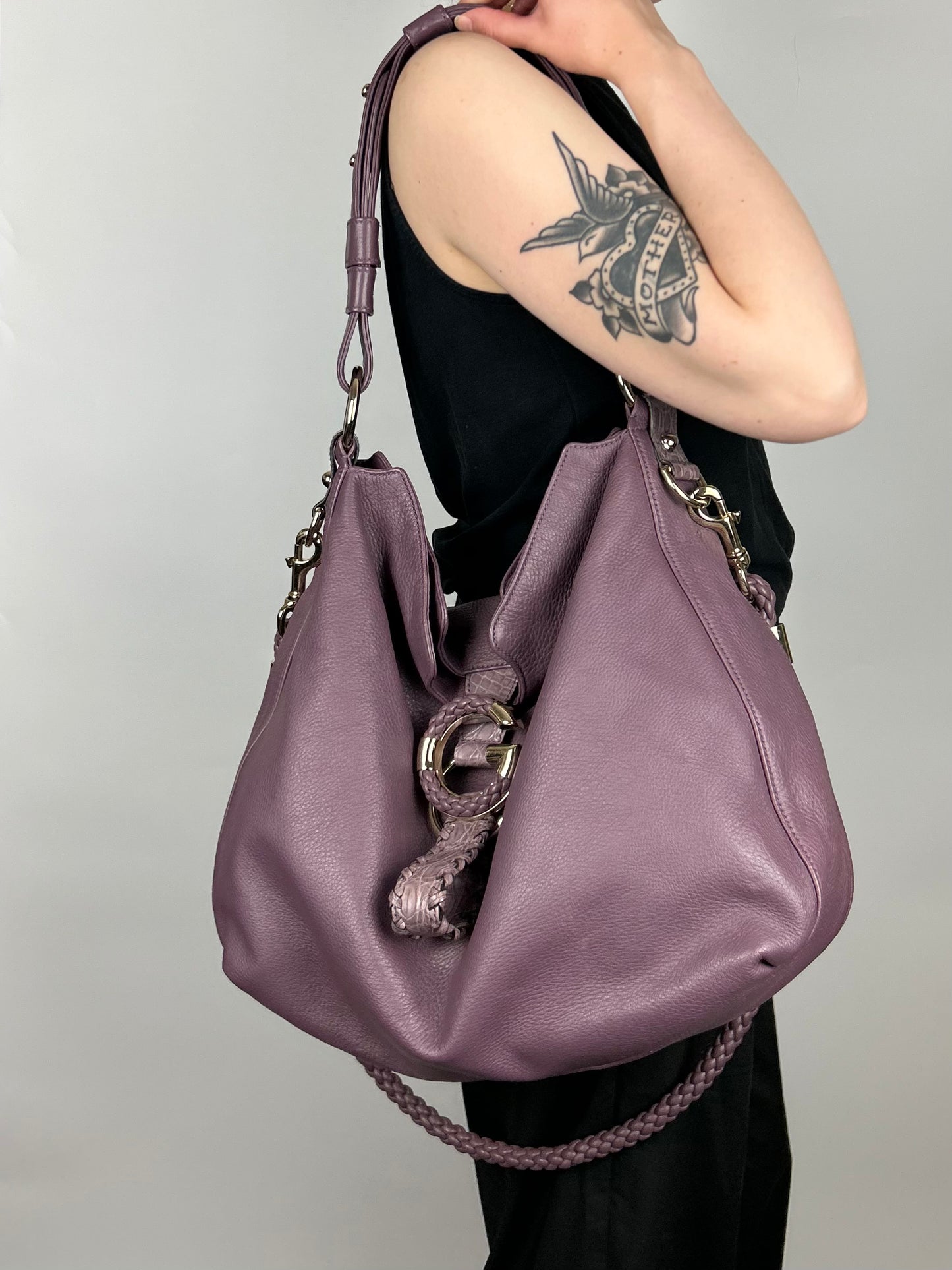 Gucci Leather G-Wave Hobo Bag Europe Exclusive