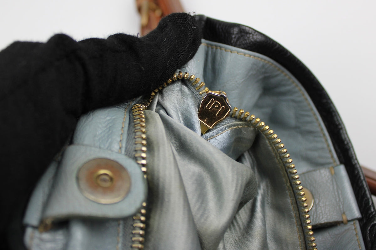Pre-owned Prada Leather Navy Shoulder Pochette Bag