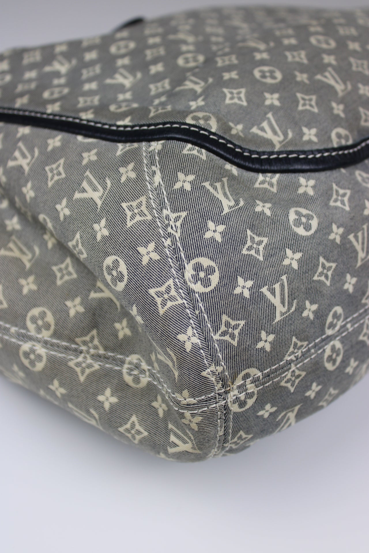 Louis Vuitton Idylle Romance Hobo Bag 2010