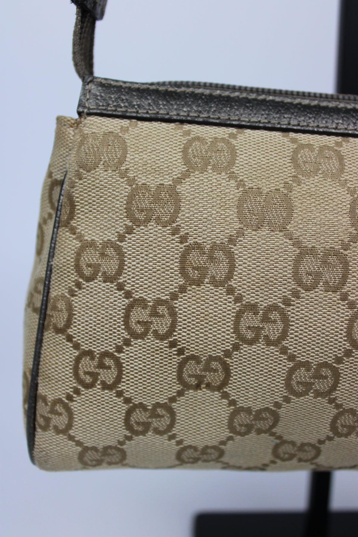 Pre-owned Gucci Monogram Abbey D-Ring Pochette Bag