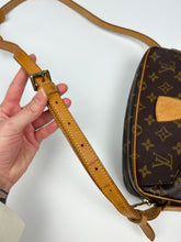 Load image into Gallery viewer, Louis Vuitton Jeune Fille Cross Body Bag 1990
