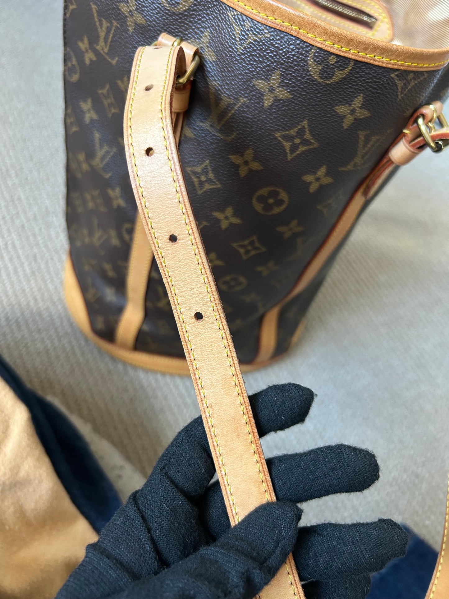 Louis Vuitton Bucket Bag GM 2000