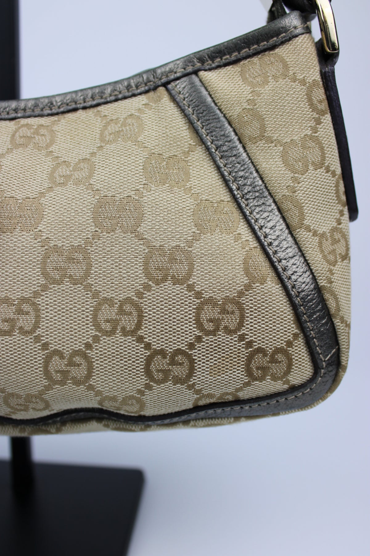 Pre-owned Gucci Monogram Abbey Bag