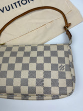 Load image into Gallery viewer, Louis Vuitton Pochette Damier 2009
