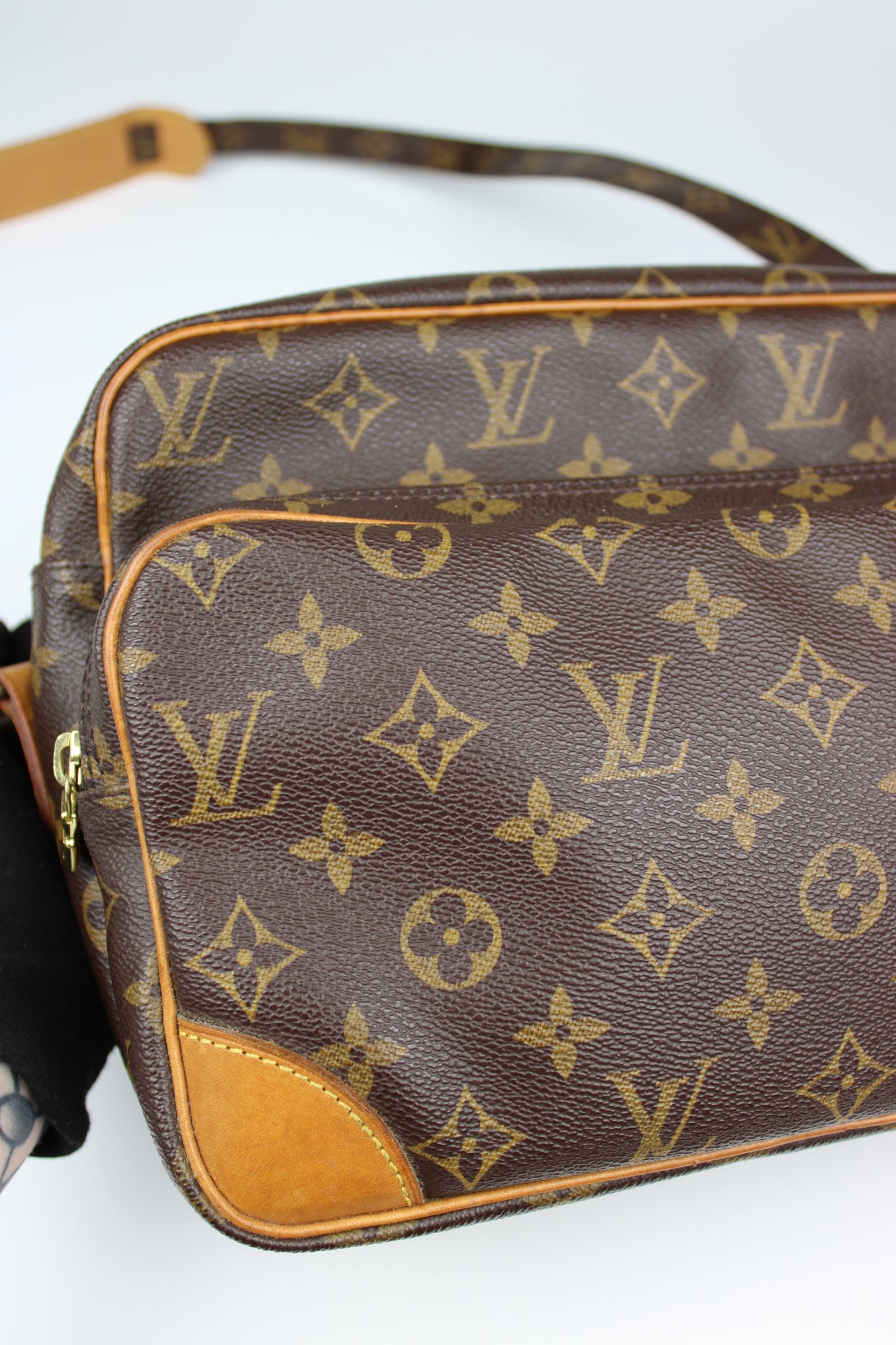 Louis Vuitton Nile Cross Body Bag 2003