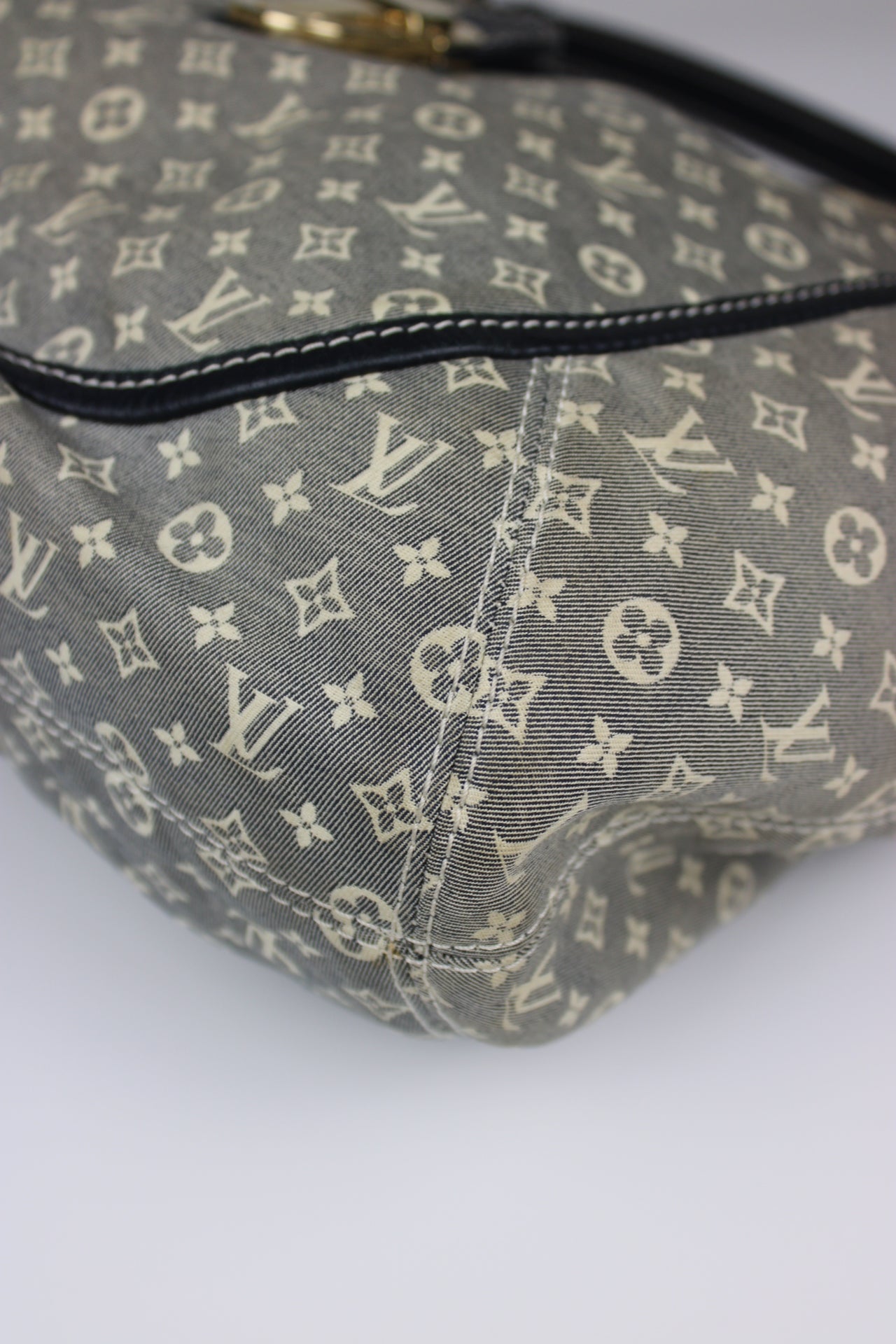 Louis Vuitton Idylle Romance Hobo Bag 2010