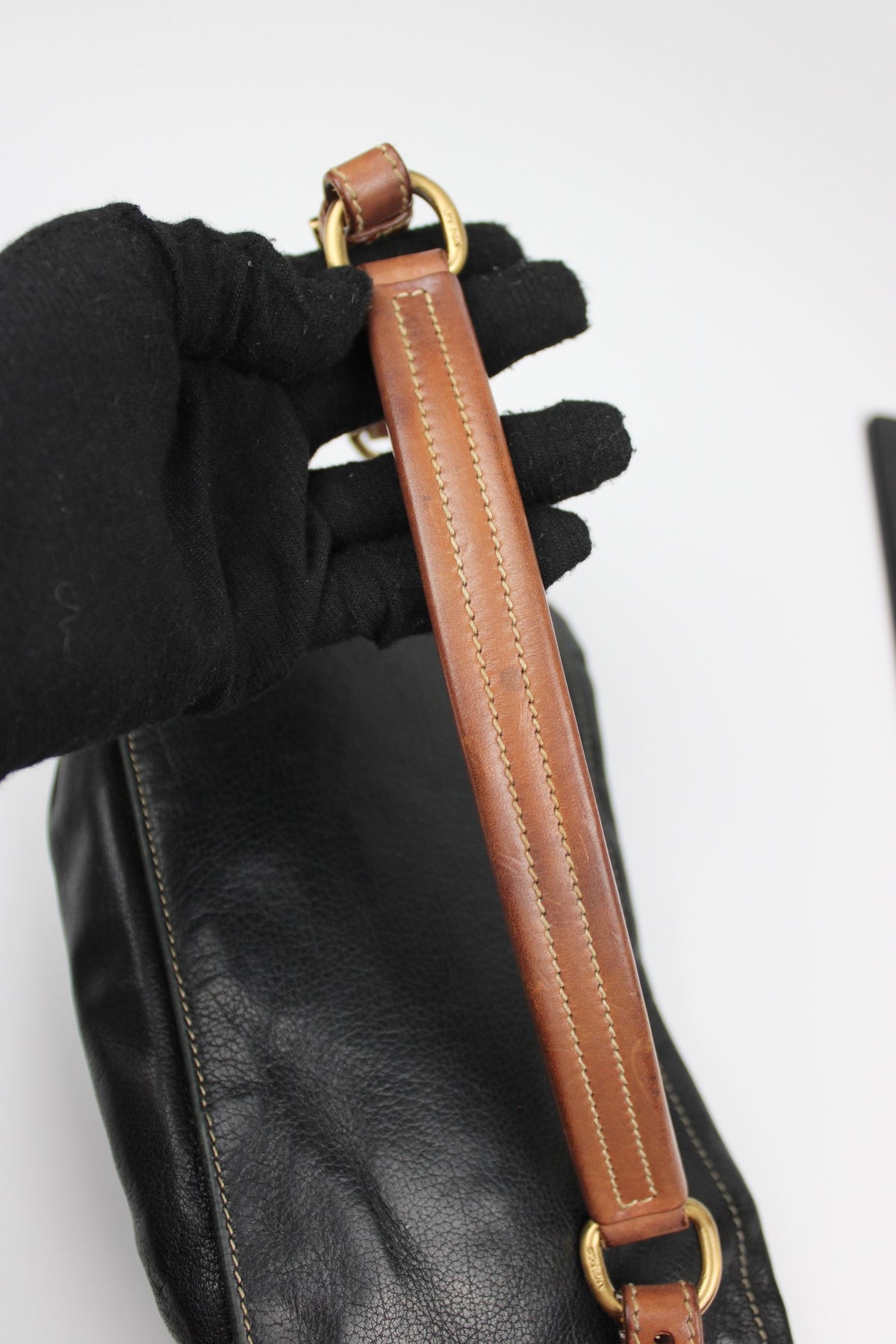 Pre-owned Prada Leather Navy Shoulder Pochette Bag