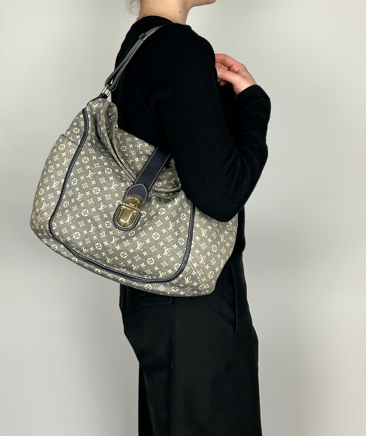 Louis Vuitton Idylle Romance Hobo Bag 2010