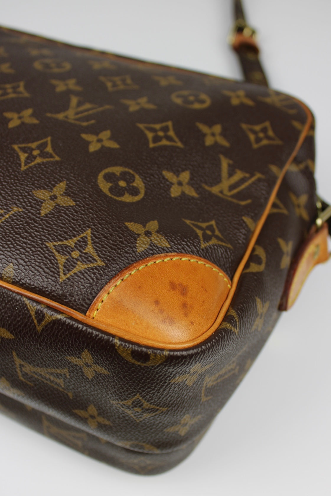 Louis Vuitton Nile Cross Body Bag 2003