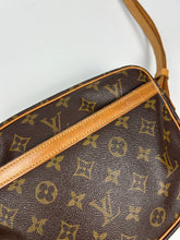 Load image into Gallery viewer, Louis Vuitton Jeune Fille Cross Body Bag 1990
