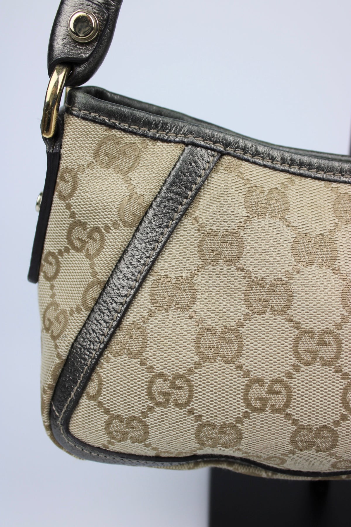 Pre-owned Gucci Monogram Abbey Bag