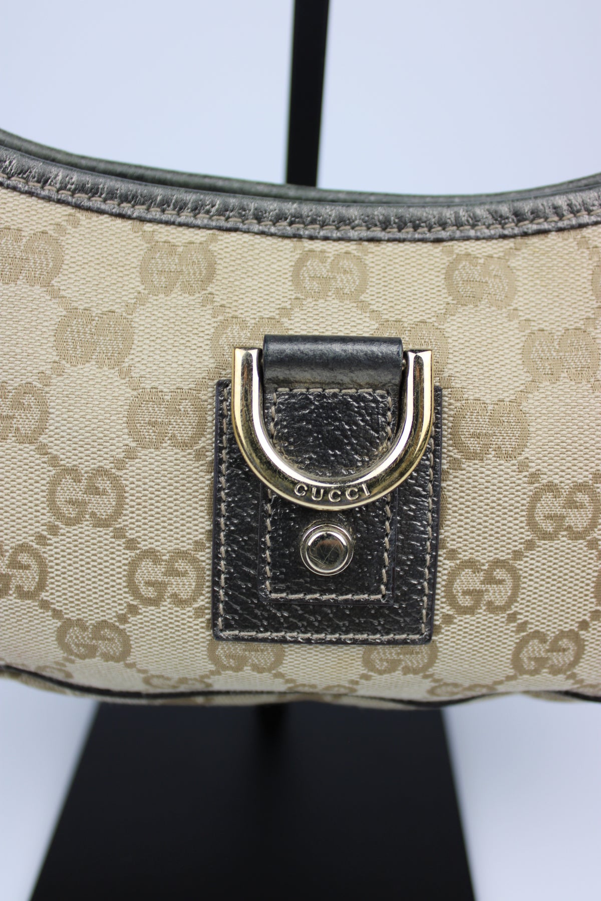 Pre-owned Gucci Monogram Abbey Bag