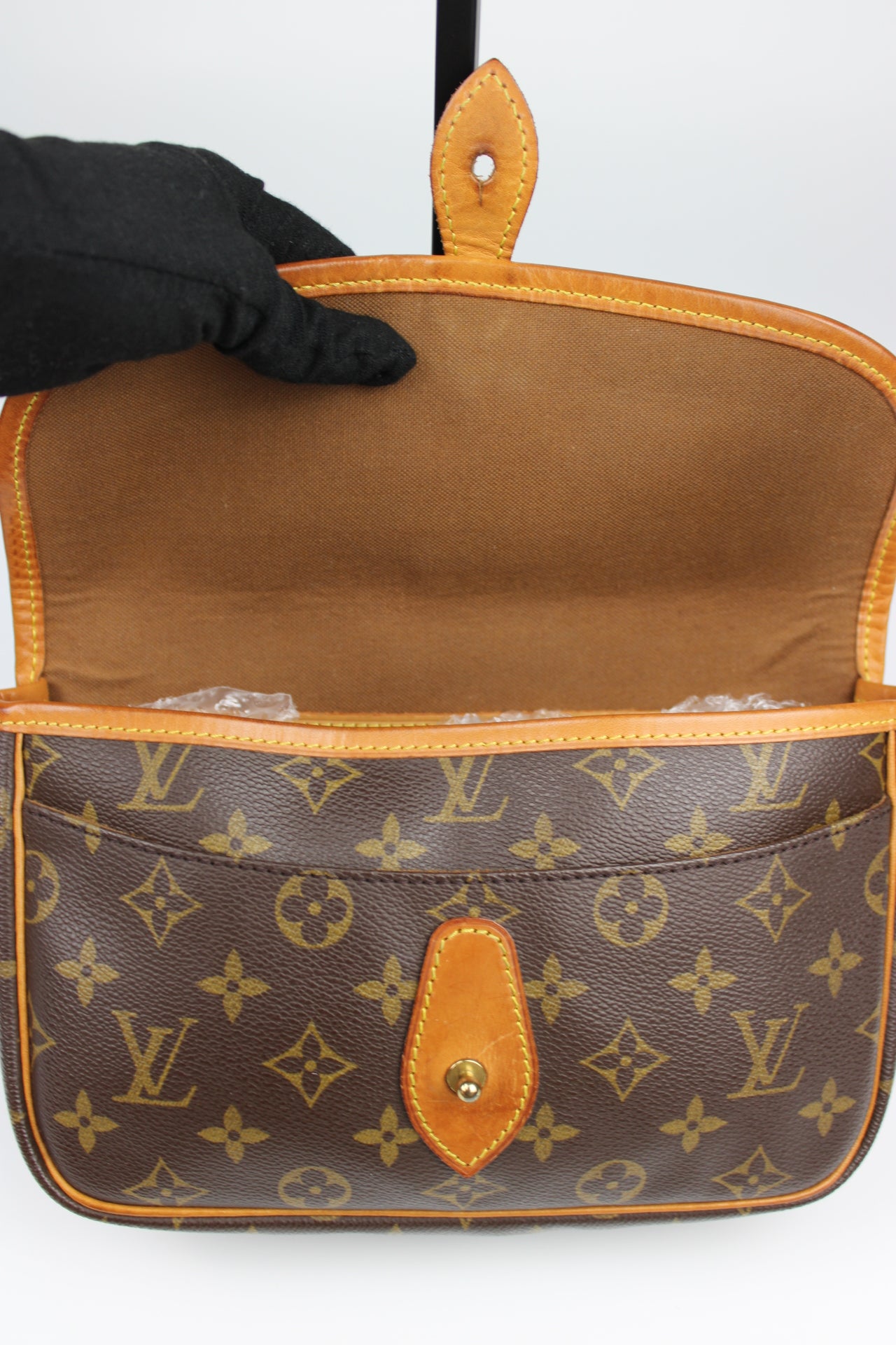 Louis Vuitton Gibeciere Cross Body Bag 1995