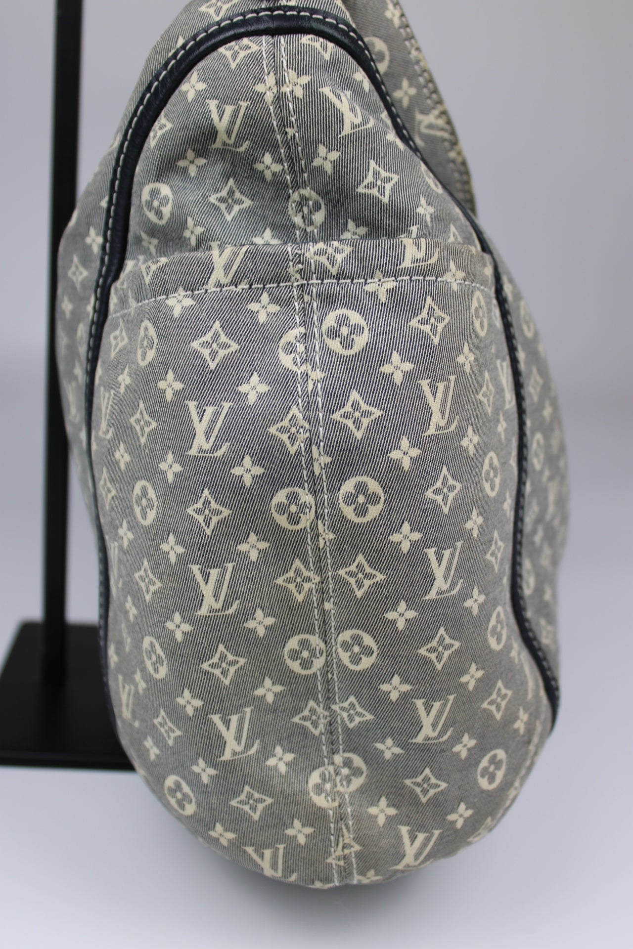 Louis Vuitton Idylle Romance Hobo Bag 2010