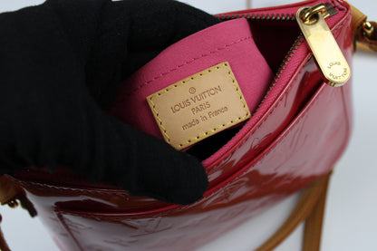 Louis Vuitton Vernis Minna Street Cross Body Bag 2006