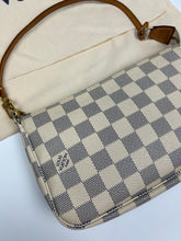 Load image into Gallery viewer, Louis Vuitton Pochette Damier 2009
