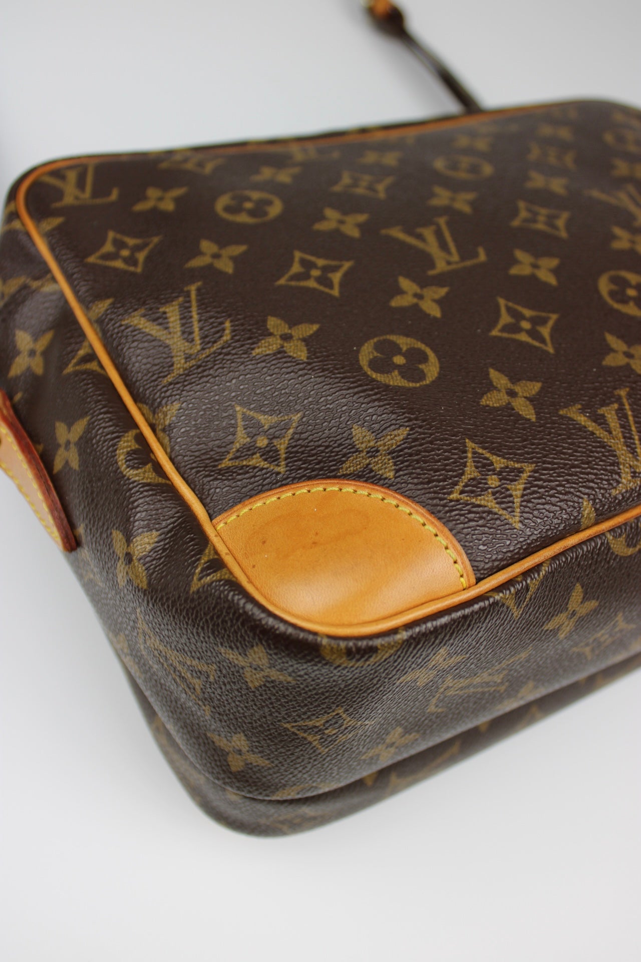 Louis Vuitton Nile Cross Body Bag 2003