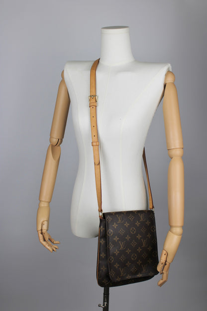 Louis Vuitton Musette Salsa Cross Body Bag 2005